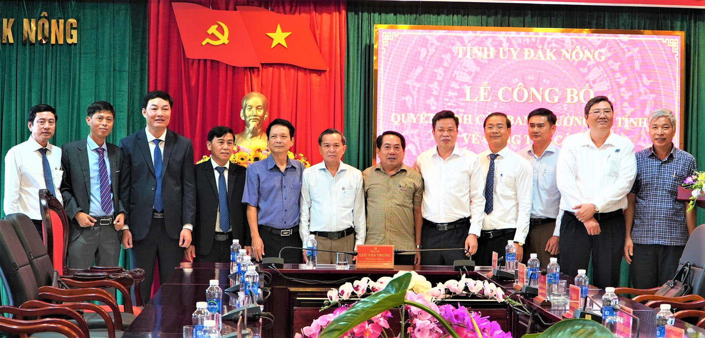 Nhiều cán bộ được giao nhiệm vụ mới. Nhiều cán bộ được giao nhiệm vụ mới.