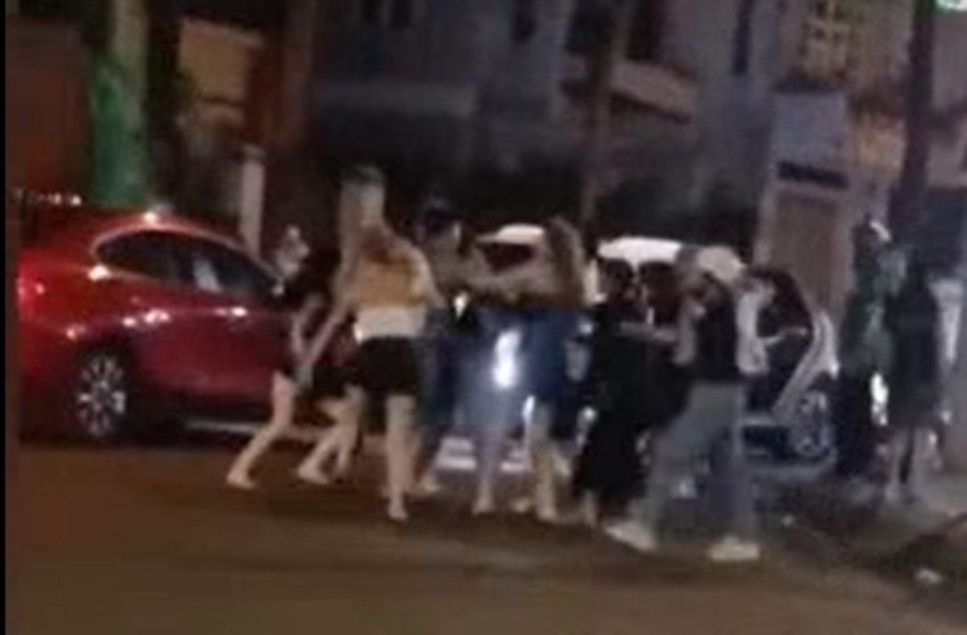 Hai nhóm lao vào đánh nhau tối 6/6