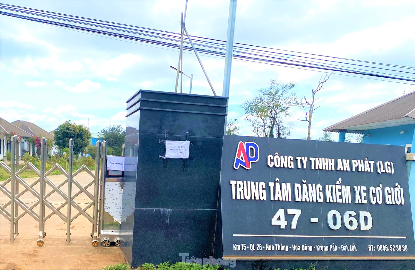 Trước đó, Trung tâm đăng kiểm xe cơ giới 47-06D phải tạm dừng để phục vụ điều tra Trước đó, Trung tâm đăng kiểm xe cơ giới 47-06D phải tạm dừng để phục vụ điều tra