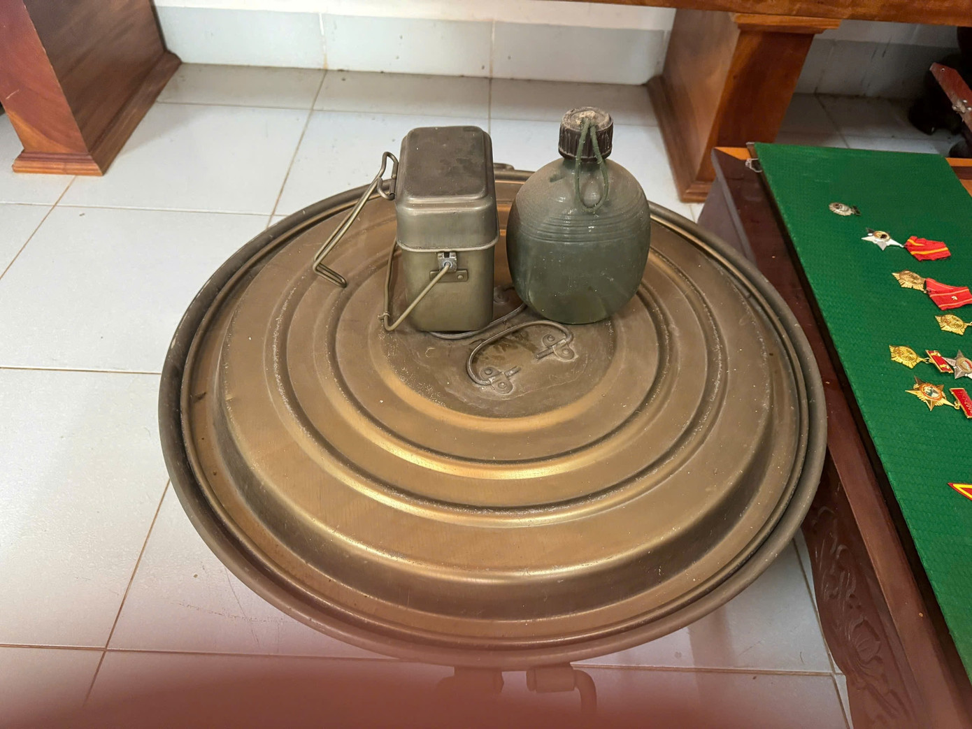 Những kỷ vật chiến trường.