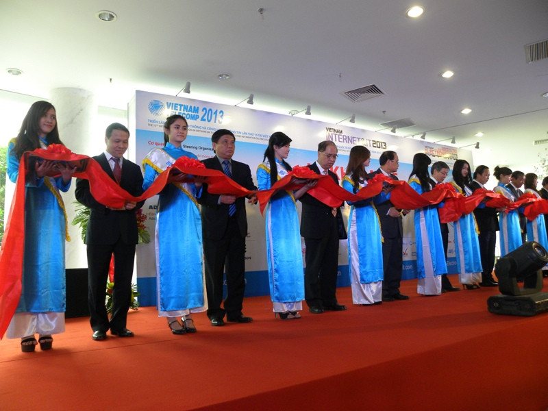 Lễ khai mạc Vietnam Telecomp 2013. Chính thức khai mạc Vietnam Telecomp 2013