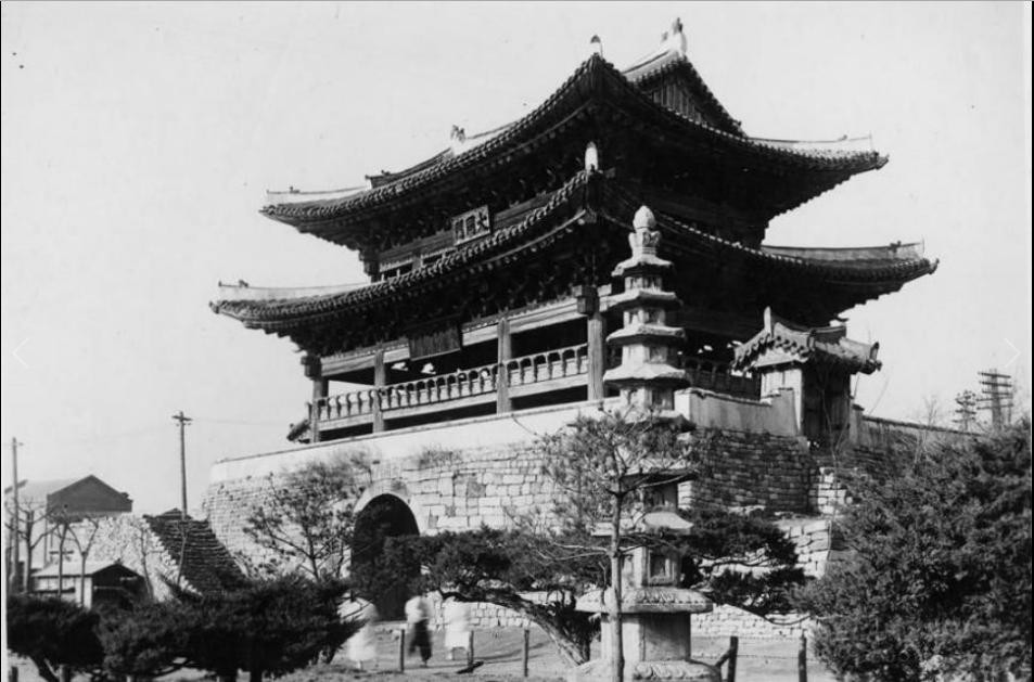 Cổng Taedong,hay còn gọi là Đại Đồng Môn tọa lạc bên bờ sông Taedong, phía đông của Bình Nhưỡng