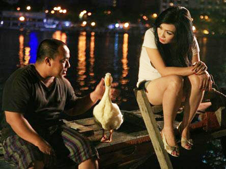 Cảnh trong bộ phim có cái tên dài nhất lịch sử điện ảnh Việt Nam: "Hotboy nổi loạn và câu chuyện về thằng Cười, cô gái điếm và con vịt". Cảnh trong bộ phim có cái tên dài nhất lịch sử điện ảnh Việt Nam: