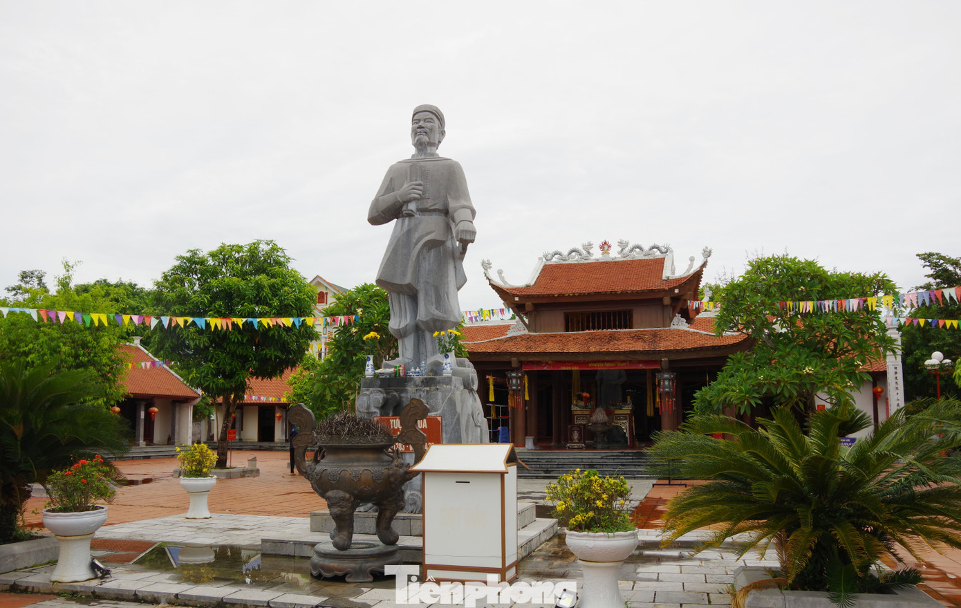 Quần thể di tích lịch sử- văn hóa đền Thác Bờ. Quần thể di tích lịch sử- văn hóa đền Thác Bờ.