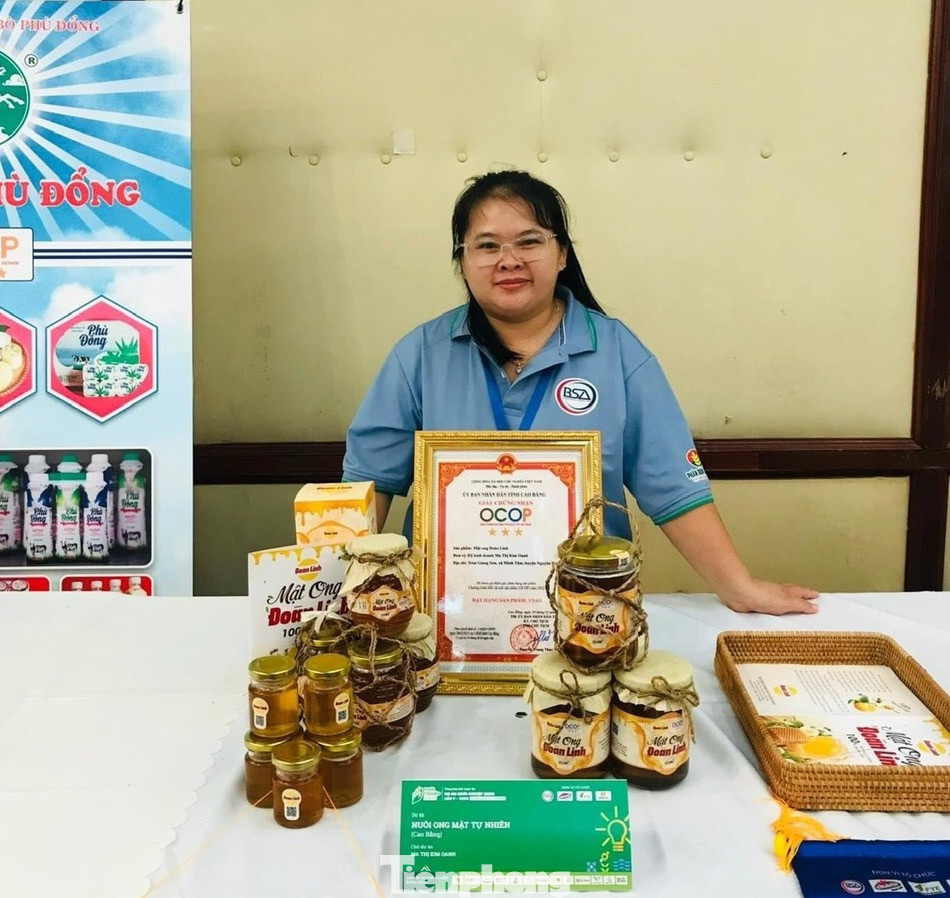 Sản phẩm mật ong Đoàn Linh được giới thiệu tại các hội chợ nông sản.