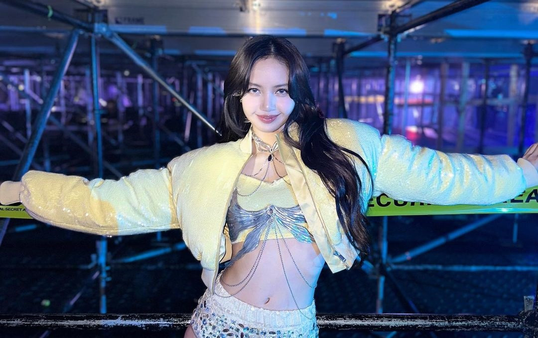 Đạt thành tích ấn tượng, Lisa vẫn bị một bộ phận cư dân mạng chỉ trích. Ảnh: IG.