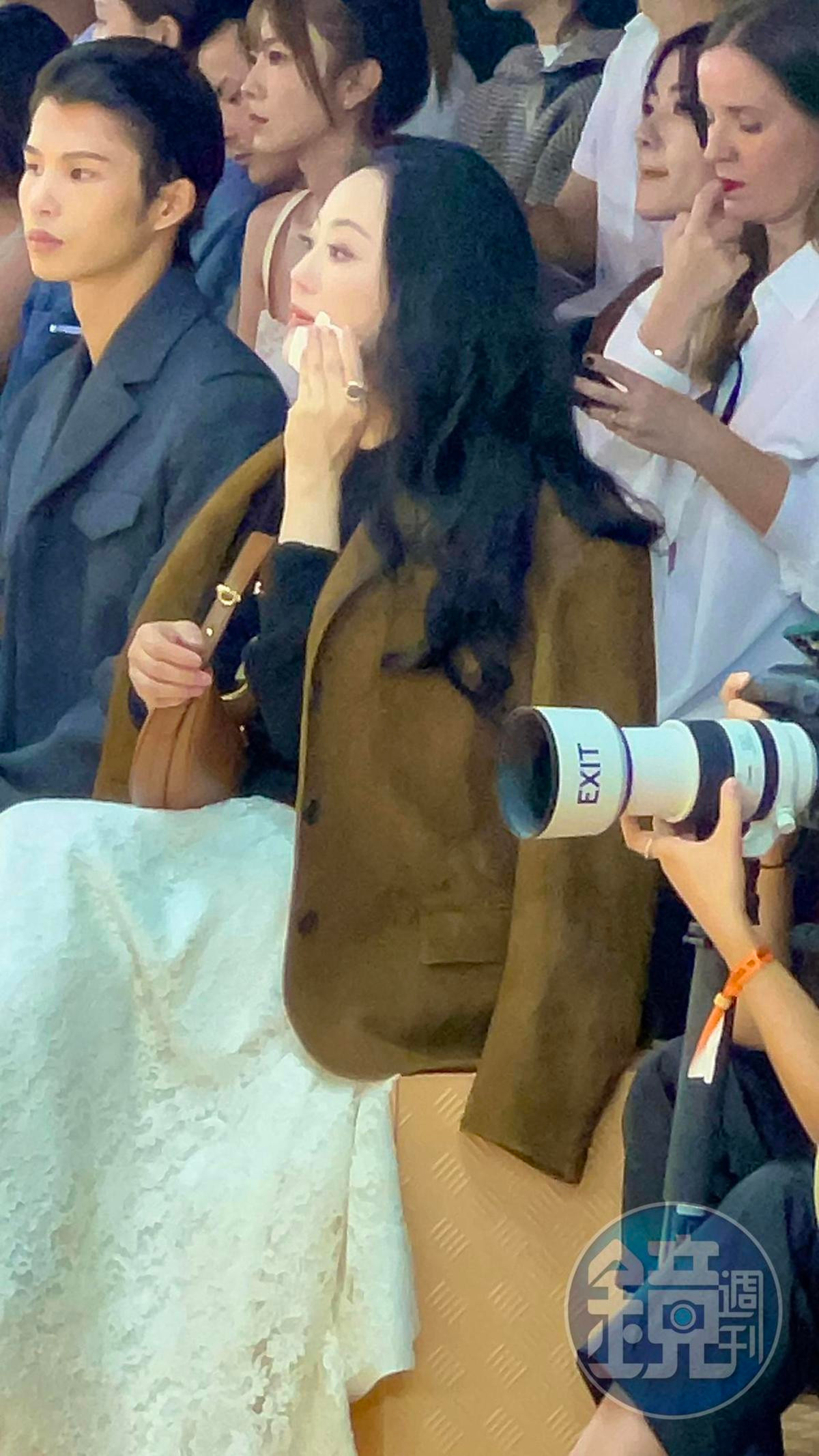 Từ ống kính của cánh săn ảnh, Chương Tiểu Huệ không khác nhiều so với ảnh chia sẻ trên trang cá nhân. Bà có phong cách thời trang trẻ trung, hiện đại. Theo HK01, những năm gần đây, Chương Tiểu Huệ hoạt động tích cực ở Trung Quốc đại lục, chủ yếu chia sẻ mẹo làm đẹp và livestream quảng bá sản phẩm.