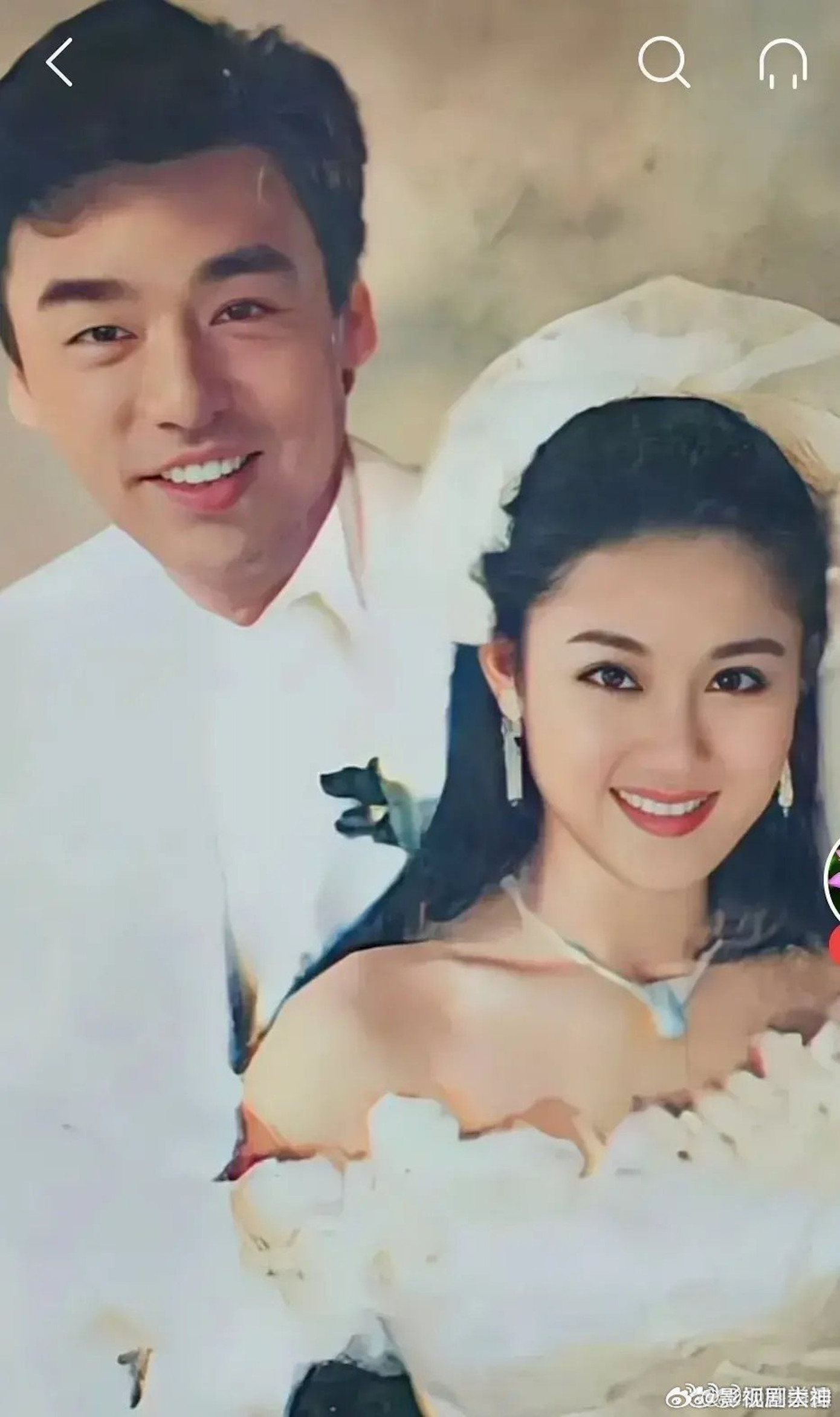 Năm 1987, Chương Tiểu Huệ kết hôn với người chồng đầu tiên, nam ca sĩ Hong Kong nổi tiếng lúc bấy giờ Chung Trấn Đào. Họ tổ chức hôn lễ chóng vánh ở New York sau ba tuần quen nhau bất chấp sự phản đối từ gia đình. Họ sống chung 11 năm, có hai con trước khi đi đến hồi kết vì Chương Tiểu Huệ ngoại tình, bỏ bê gia đình, chỉ ham mê mua sắm và tụ tập bạn bè. Thời điểm ly hôn, Chung Trấn Đào rơi vào thảm cảnh phá sản, nợ nần ngập đầu. May mắn, nhờ gặp người vợ hiện tại, Tố Trinh, Chung Trấn Đào dần vượt qua được giai đoạn khủng hoảng.