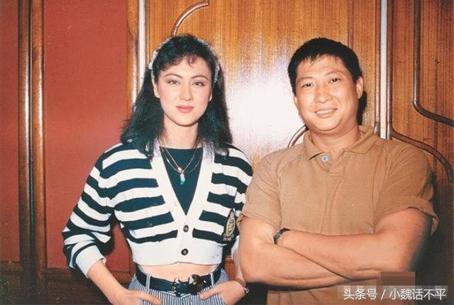 Hồng Kim Bảo và Cao Lệ Hồng đến với nhau trong tai tiếng nhưng vẫn gắn bó suốt hơn 30 năm qua.