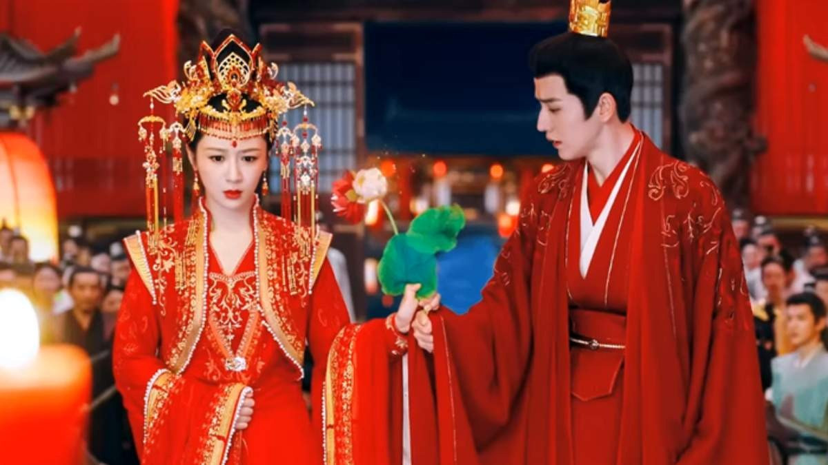 Trường tương tư có thể nói là bộ phim truyền hình Trung Quốc ăn khách nhất mùa hè năm nay. Phim được yêu thích nhờ nội dung bám sát tiểu thuyết gốc cùng tên của tác giả Đồng Hoa. Trường tương tư xoay quanh nhân vật Tiểu Yêu (Dương Tử) vốn xuất thân cao quý nhưng do biến cố mà mất đi tất cả người thân. Cô sau đó đổi tên họ, cải trang thành nam giới, lưu lạc khắp nơi hành nghề y. Trong hành trình cuộc đời, cô có duyên gặp gỡ ba người đàn ông tài hoa là Đồ Sơn Cảnh (Đặng Vi), Tương Liễu (Đàn Kiện Thứ), Thương Huyền (Trương Vãn Ý). Phim mới kết thúc phần 1 và khán giả đang mong mỏi phần 2 ra mắt.