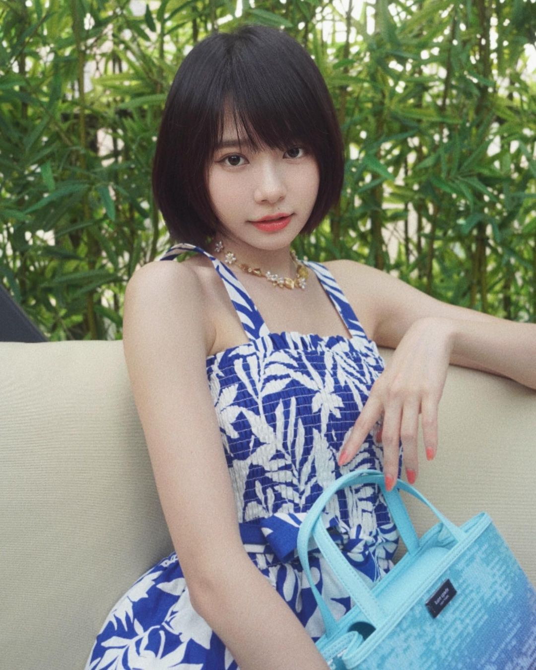 Năm 2016, cô được mời đóng phim Hong Kong (Trung Quốc) Biệt đội săn cương thi và trở nên quen mặt với khán giả bản địa. Bên cạnh diễn xuất, cô cũng ca hát và làm người mẫu.