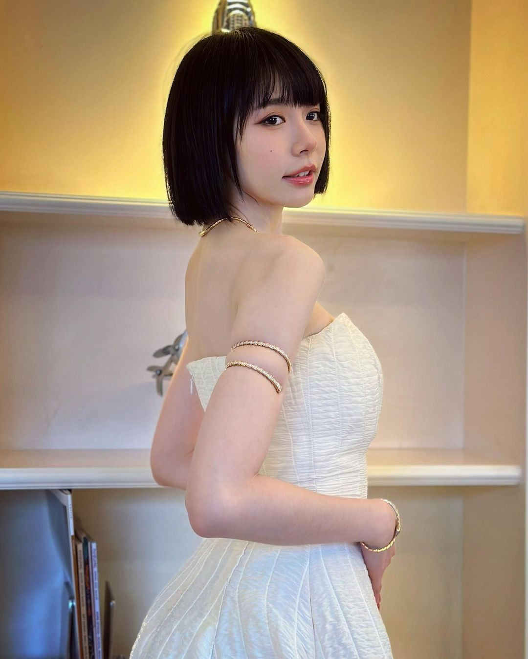 Lâm Minh Trinh là “nữ thần Malaysia” đình đám nhất showbiz Hoa ngữ hiện nay. Ngôi sao sinh năm 1990 được chú ý lần đầu tiên vào năm 2014 ở Đài Loan (Trung Quốc). Cô sau đó được một công ty giải trí Đài Loan ngỏ lời hợp tác và bắt đầu phát triển sự nghiệp giải trí vào năm 2015.