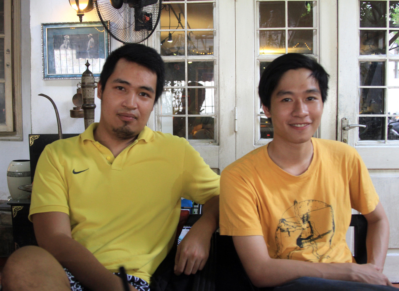 Hai thành viên của Ngọt: Phan Việt Hoàng và Vũ Đinh Trọng Thắng. Ảnh chụp tháng 5/2016. Ảnh: N.M.Hà. Hai thành viên của Ngọt: Phan Việt Hoàng và Vũ Đinh Trọng Thắng. Ảnh chụp tháng 5/2016. Ảnh: N.M.Hà.