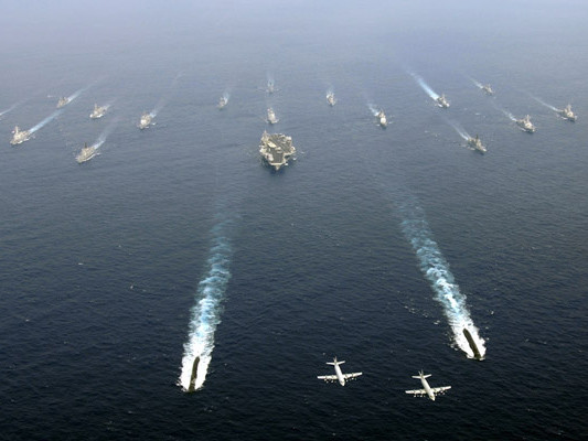 Mỹ thường sử dụng P-3C Orion để bảo vệ biên đội tàu sân bay của mình