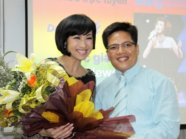 Nhà báo Ngô Văn Hải, TBT Báo điện tử VTC News (bên phải). Nhà báo Ngô Văn Hải, TBT Báo điện tử VTC News (bên phải)