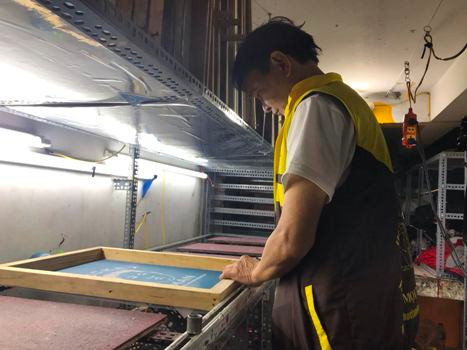 Cháy hàng áo phông in hình các ông Trump – Kim ảnh 2