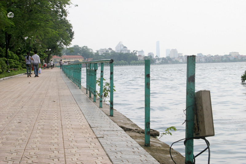 Hay chỉ còn trơ mỗi cọc