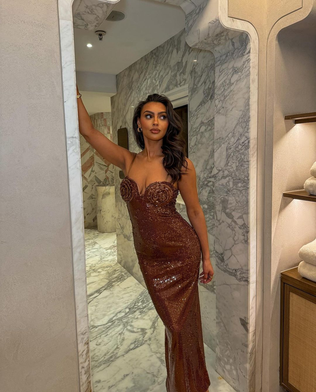 Darcey Corria năm nay 22 tuổi, là phụ nữ da màu đầu tiên đăng quang ngôi vị cao nhất trong lịch sử 70 năm tổ chức cuộc thi Miss Wales. Cô là nhà hoạt động xã hội đấu tranh vì quyền lợi của người da đen.