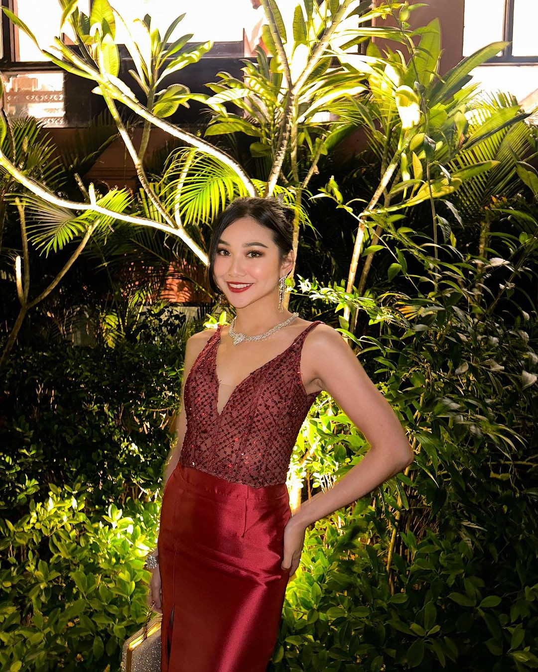 Audrey đã hoàn thành bằng thương mại và thạc sĩ tài chính ngân hàng. Sở thích của người đẹp là lặn, chơi golf, bóng rổ và chơi nhiều loại nhạc cụ như piano, violin và các nhạc cụ truyền thống của Indonesia.