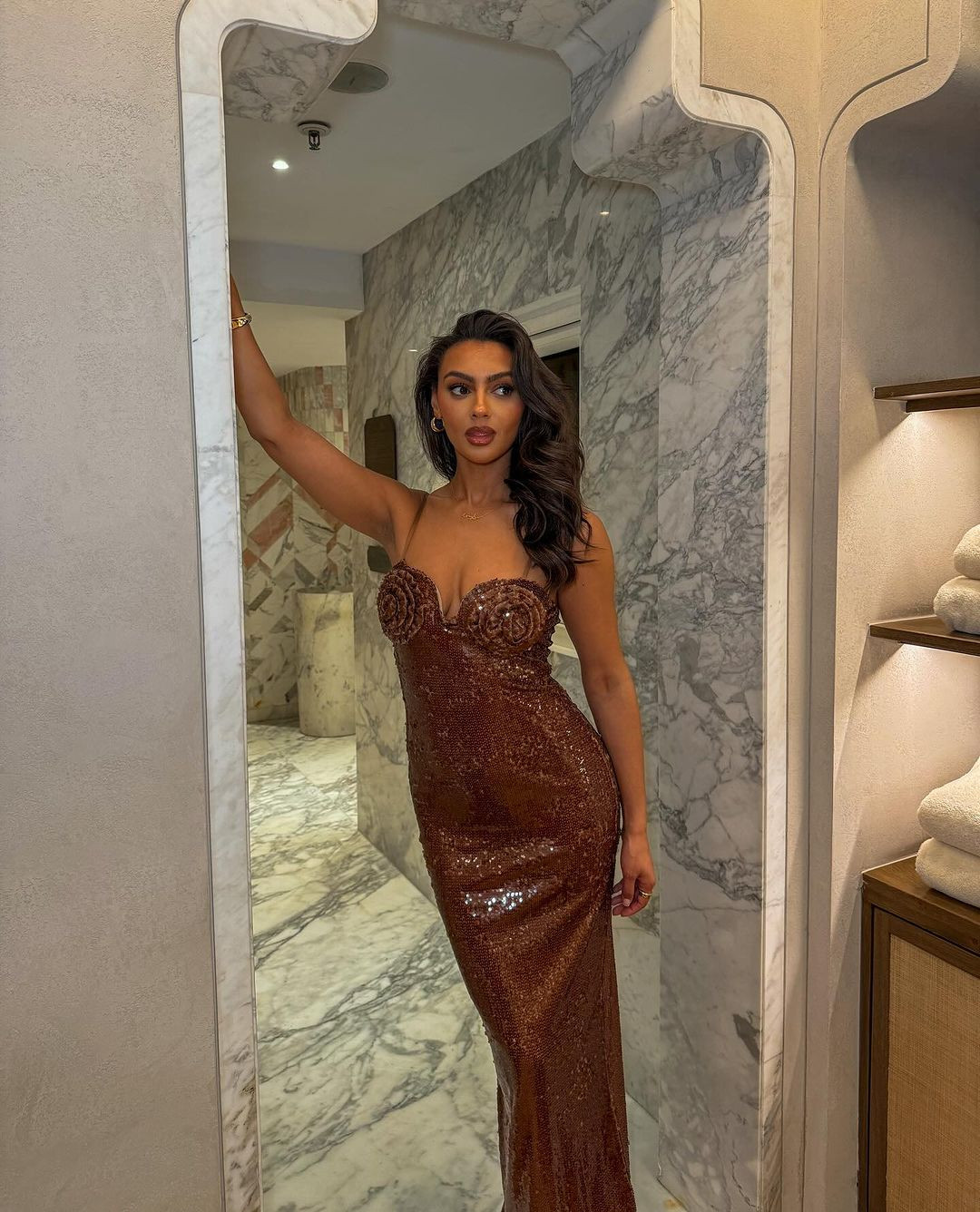 Darcey Corria năm nay 22 tuổi, là phụ nữ da màu đầu tiên đăng quang ngôi vị cao nhất trong lịch sử 70 năm tổ chức cuộc thi Miss Wales. Cô là nhà hoạt động xã hội đấu tranh vì quyền lợi của người da đen.