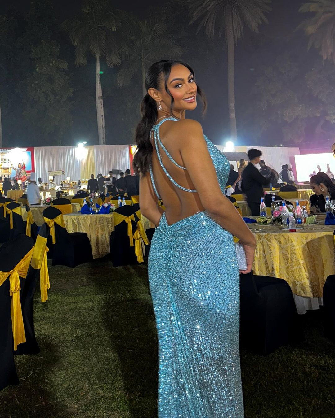 Tại cuộc thi Hoa hậu Thế giới 2024, người đẹp xứ Wales - Darcey Corria có phong độ ấn tượng khi liên tiếp lọt vào các phần thi phụ. Darcey Corria đã được xướng tên vào top 23 phần thi Người đẹp tài năng, top 25 phần thi Head to Head và top 32 Người đẹp Thể thao. Trước đó vào tháng 1/2023, cô gặp tai nạn xe hơi nghiêm trọng, bị gãy xương chậu và gãy 2 xương ở cổ. Chấn thương nghiêm trọng khiến cô phải bó bột và nằm viện điều trị.