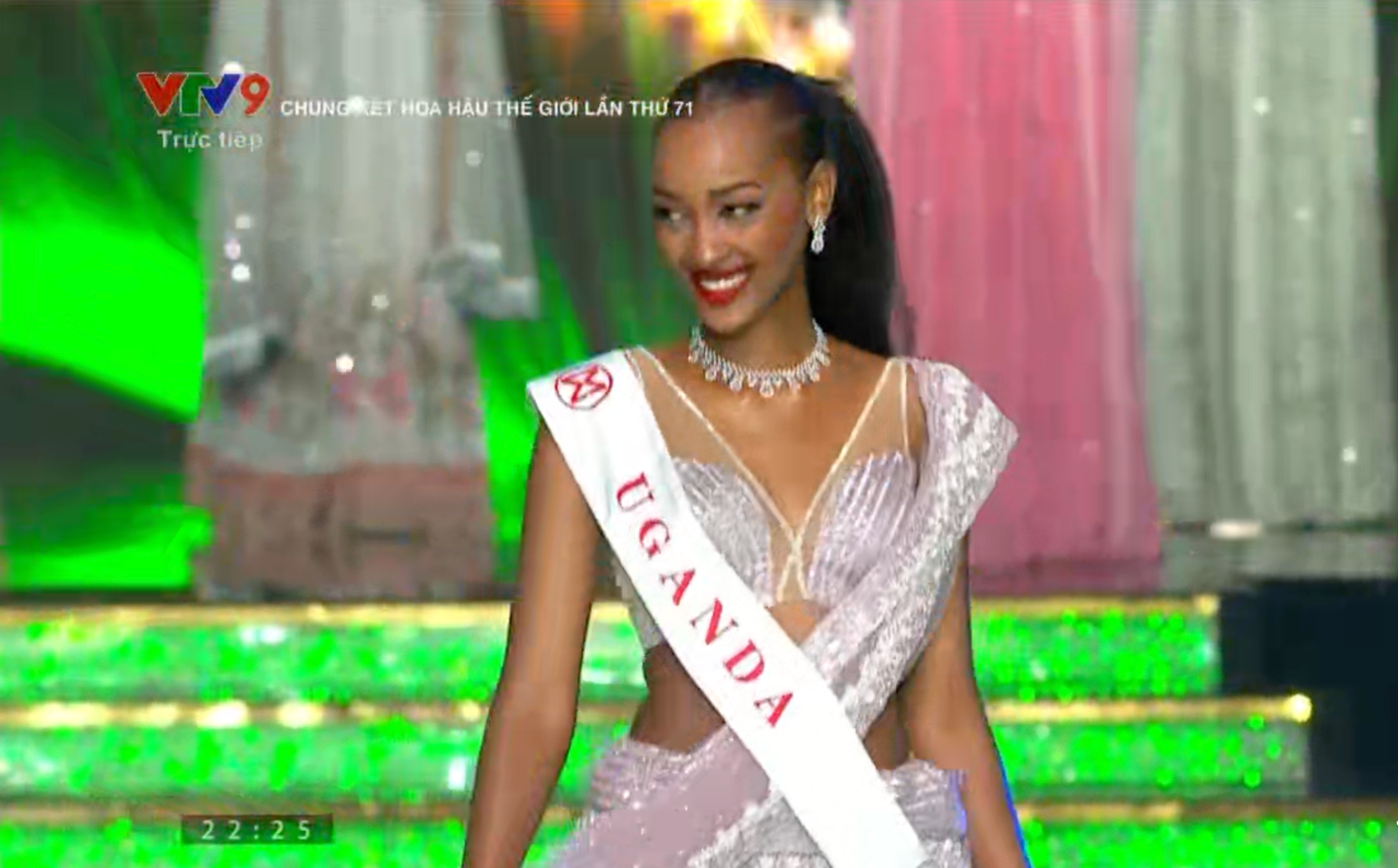 Ban tổ chức công bố lại danh sách 13 người đẹp giành chiến thắng ở các phần thi phụ và được đặc cách vào thẳng top 40 trong chung kết. Trước đó, Mai Phương cùng top 13 thí sinh được vào thẳng top 40 trình diễn trang phục dân tộc của Ấn Độ. Ban giám khảo chọn thêm 27 thí sinh nữa vào top 40. Ban tổ chức công bố lại danh sách 13 người đẹp giành chiến thắng ở các phần thi phụ và được đặc cách vào thẳng top 40 trong chung kết. Trước đó, Mai Phương cùng top 13 thí sinh được vào thẳng top 40 trình diễn trang phục dân tộc của Ấn Độ. Ban giám khảo chọn thêm 27 thí sinh nữa vào top 40.