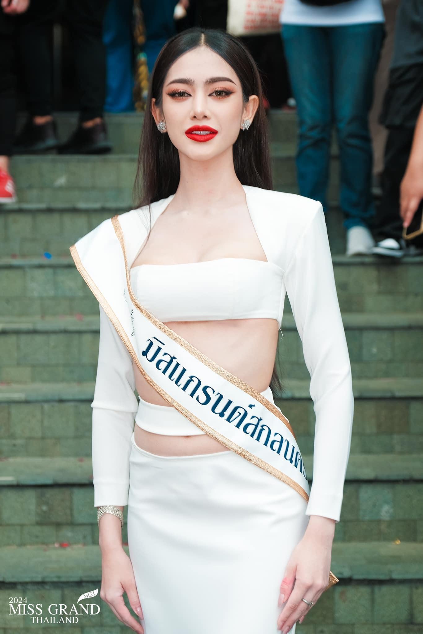 Dàn người đẹp diện trang phục nổi bật khi tới dự thi. Ngày nhập cuộc của Hoa hậu Hòa bình Thái Lan 2024 luôn gây chú ý với khán giả vì các thí sinh đều có sự xuất hiện ấn tượng, độc lạ.