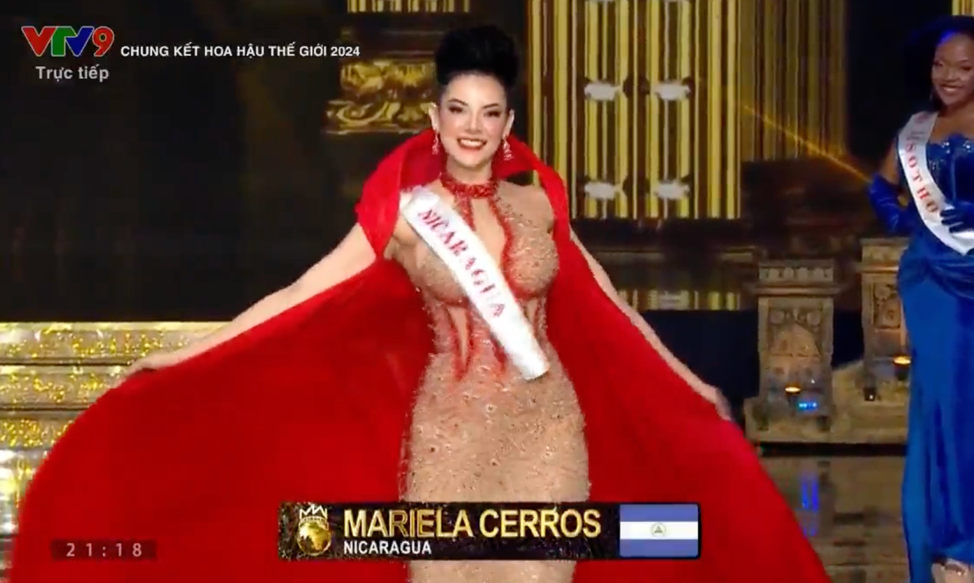 Mở màn đêm chung kết, các thí sinh thuộc các châu lục lần lượt catwalk trên sân khấu với trang phục dạ hội. Đây là điểm mới của năm nay khi từng thí sinh được trình diễn và được camera bắt trọn khoảnh khắc sải bước trên sân khấu. Mở màn đêm chung kết, các thí sinh thuộc các châu lục lần lượt catwalk trên sân khấu với trang phục dạ hội. Đây là điểm mới của năm nay khi từng thí sinh được trình diễn và được camera bắt trọn khoảnh khắc sải bước trên sân khấu.