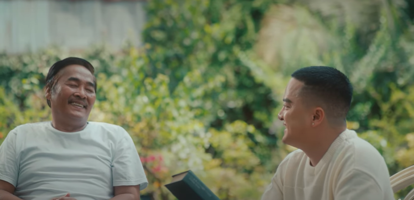 Hình ảnh Cao Thái Sơn trong MC Chẳng sao cả.