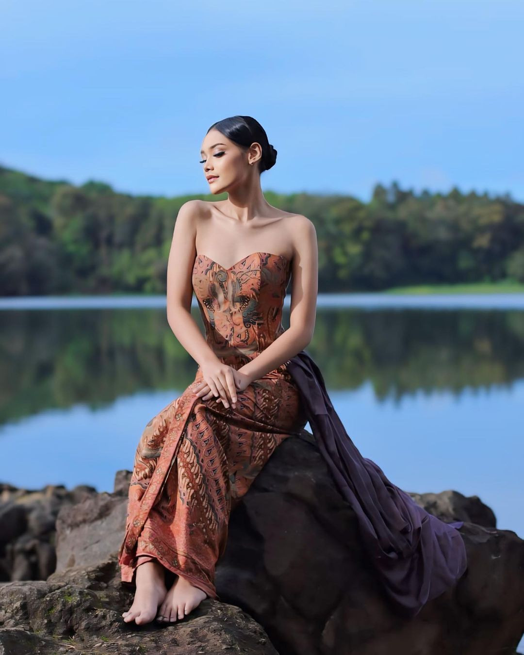 Bên cạnh chiều cao ấn tượng, Tata có vẻ đẹp ngọt ngào, trong trẻo, được nhận xét phù hợp với tiêu chí của cuộc thi Hoa hậu Quốc tế.