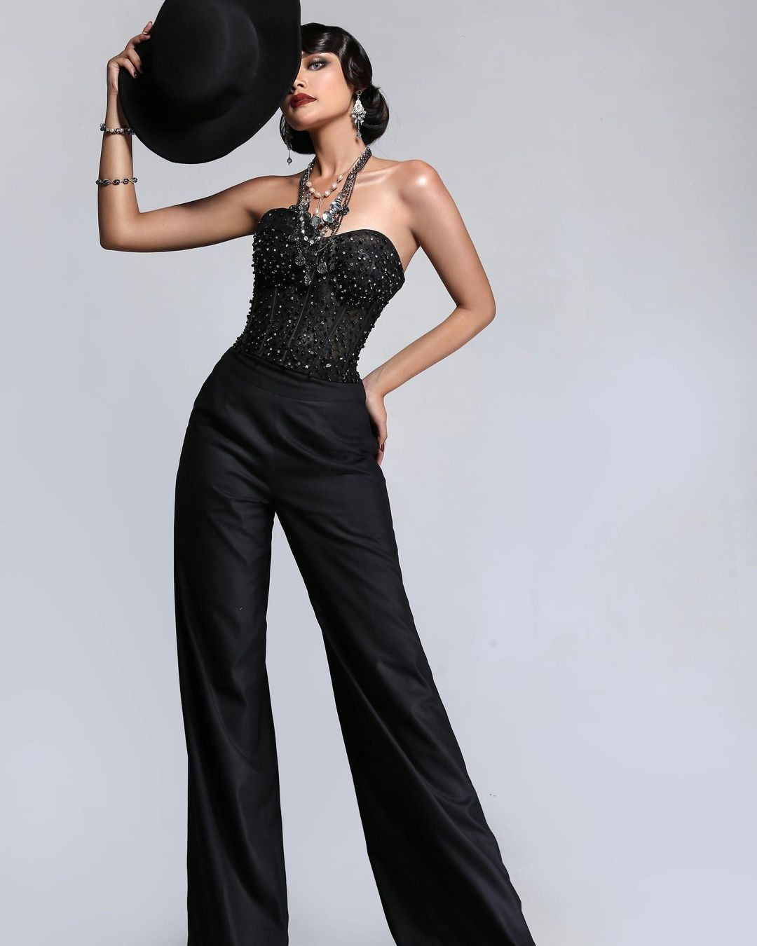 Tata cho biết: "Tôi bắt đầu thay đổi thói quen ăn uống của mình và khuyến khích mọi người xung quanh làm điều tương tự. Là một sinh viên kỹ thuật môi trường, tôi cam kết nâng cao nhận thức về việc giảm thiểu chất thải".