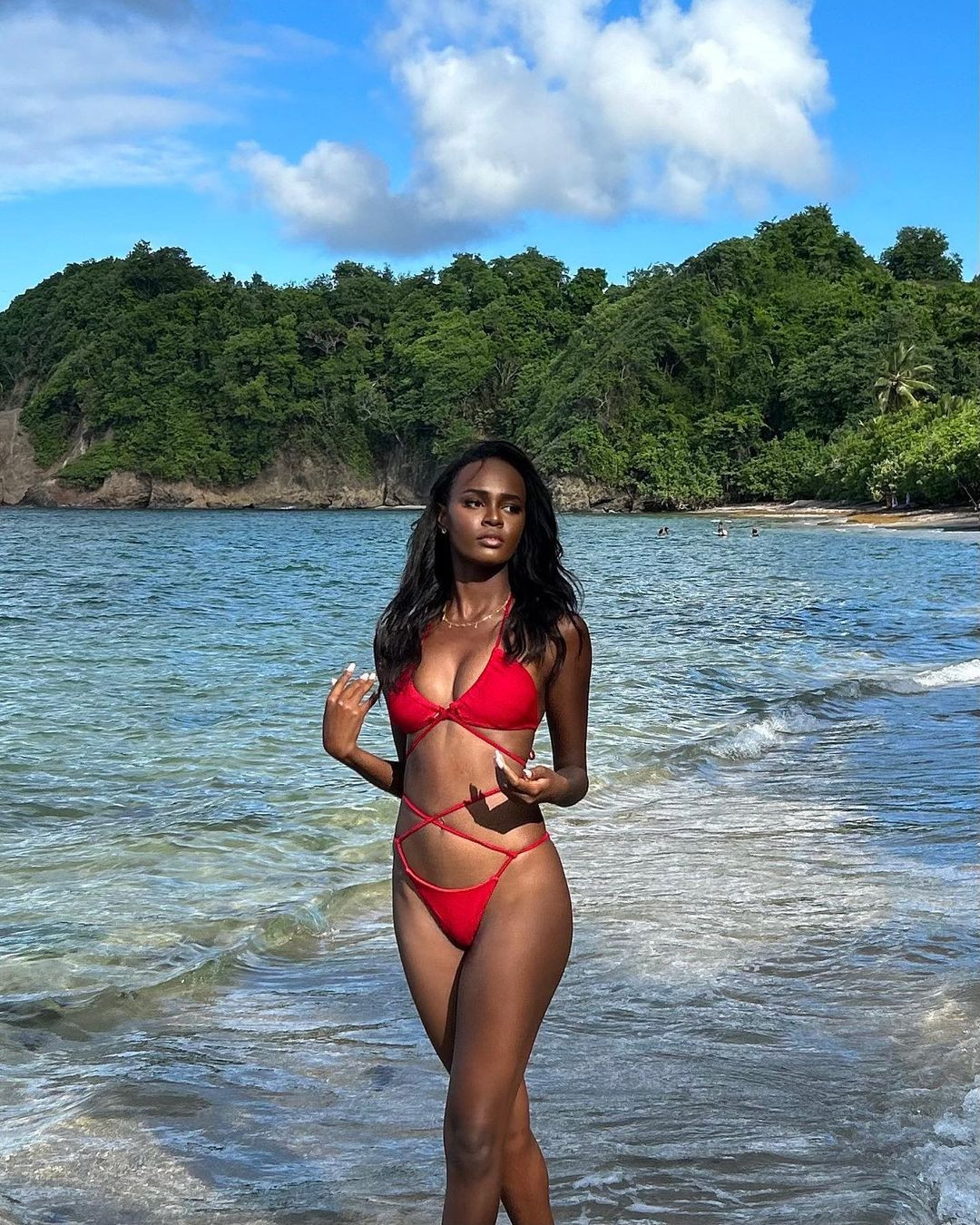 Cô hiện làm người sáng tạo nội dung cho Hội Sinh viên Khoa học Trái Đất và Hành tinh. Công việc mơ ước của cô là trở thành Giám đốc Đài quan sát Núi lửa và Địa chấn học của Martinique.