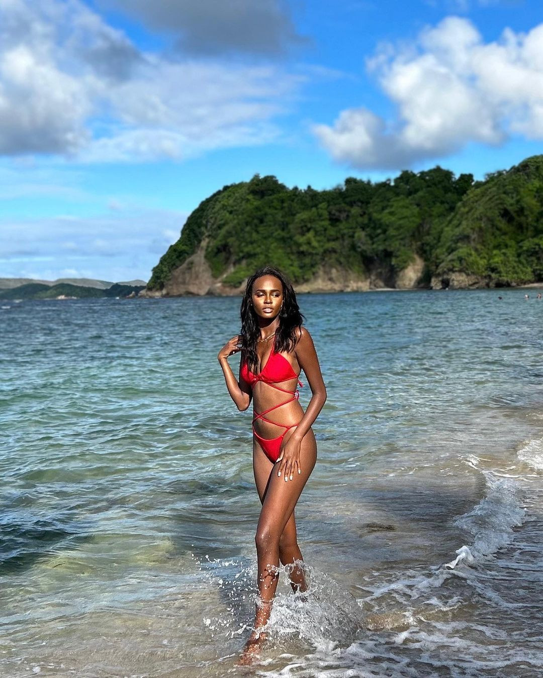 Cô hiện làm người sáng tạo nội dung cho Hội Sinh viên Khoa học Trái Đất và Hành tinh. Công việc mơ ước của cô là trở thành Giám đốc Đài quan sát Núi lửa và Địa chấn học của Martinique.