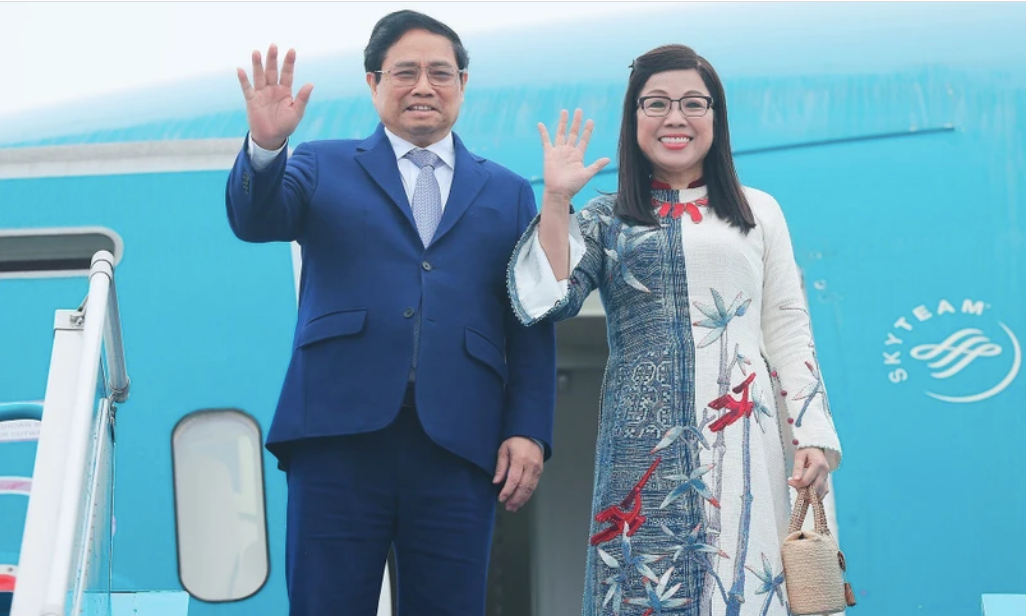Thủ tướng Phạm Minh Chính và Phu nhân rời Hà Nội, lên đường tham dự Hội nghị Cấp cao Đặc biệt kỷ niệm 50 năm quan hệ ASEAN-Australia, thăm chính thức Australia và thăm chính thức New Zealand. (Ảnh: Dương Giang/TTXVN)