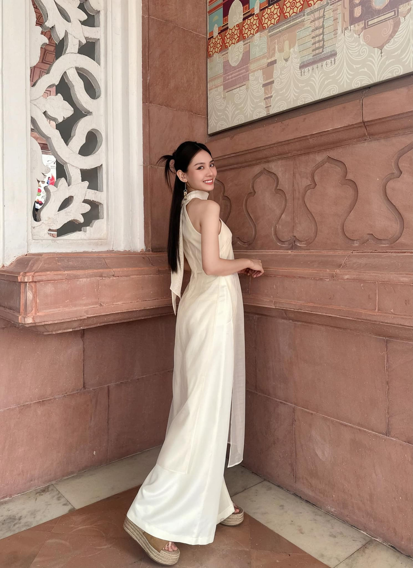 Ngay từ khi đặt chân tới Ấn Độ, Mai Phương đã gặp vấn đề về sức khỏe. Với thể trạng yếu, khán giả nhận định Mai Phương chỉ góp vui ở phần thi Thể thao mà không có cơ hội lọt vào top. Tương tự, nhiều khán giả nhận xét Mai Phương khó lọt vào top của phần thi Người đẹp Thời trang vì những hạn chế trong vóc dáng.