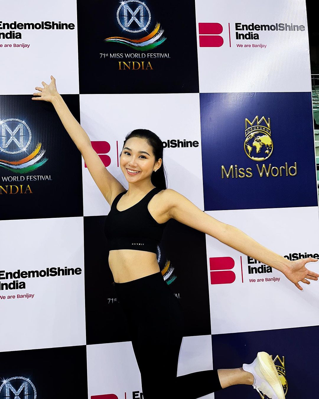 Audrey Vanessa trong các phần thi Head to Head Challenge, Người đẹp Thể thao. Audrey Vanessa trong các phần thi Head to Head Challenge, Người đẹp Thể thao.