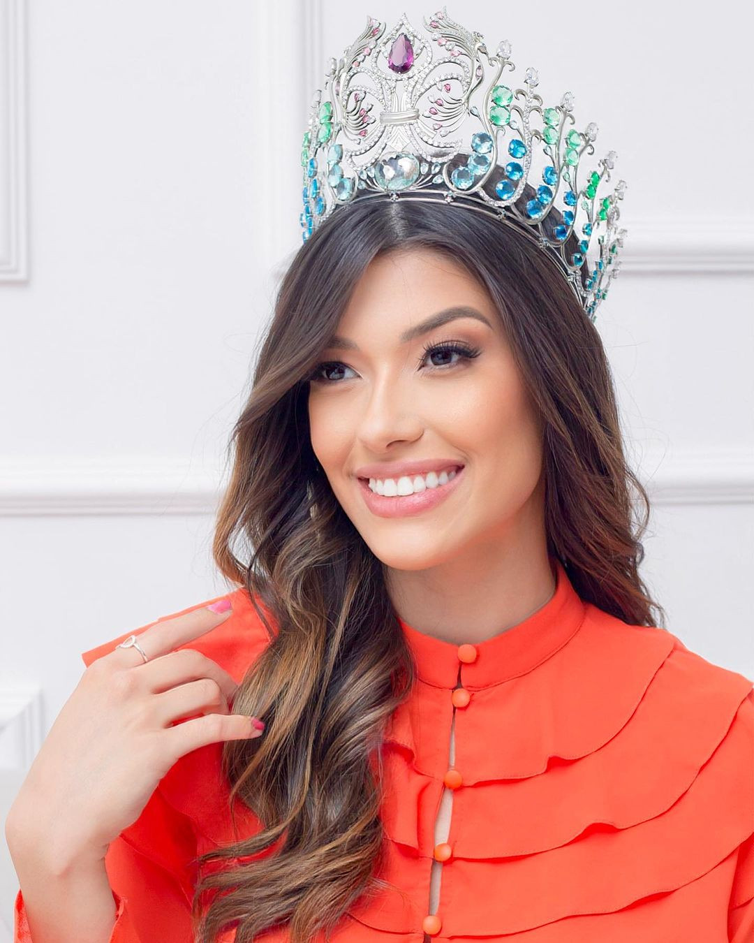 Đại diện Martinique và Brazil.