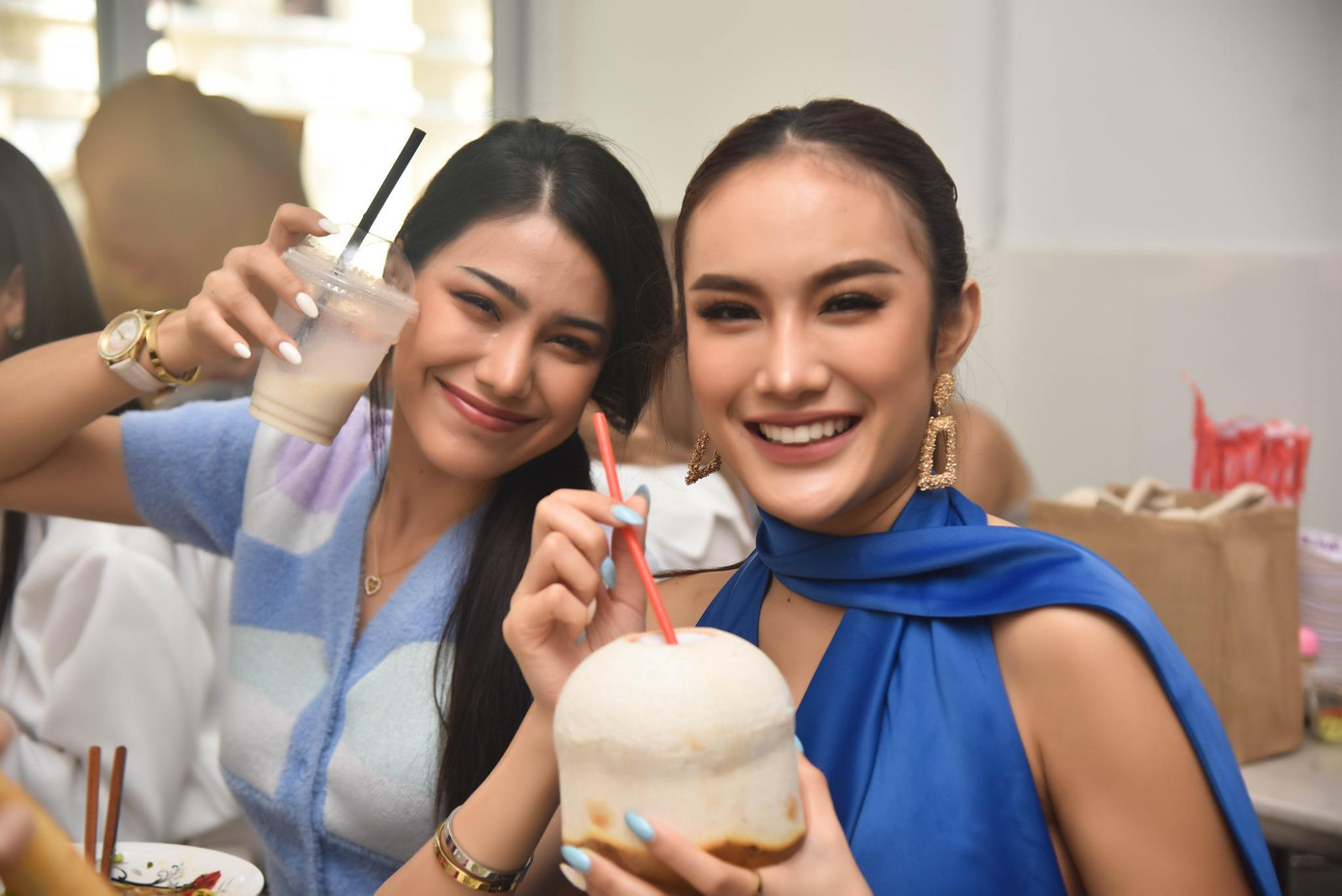 Các người đẹp bày tỏ sự thích thú trước sự mến khách của Hoa hậu Thùy Tiên và BTC Miss Grand Vietnam.