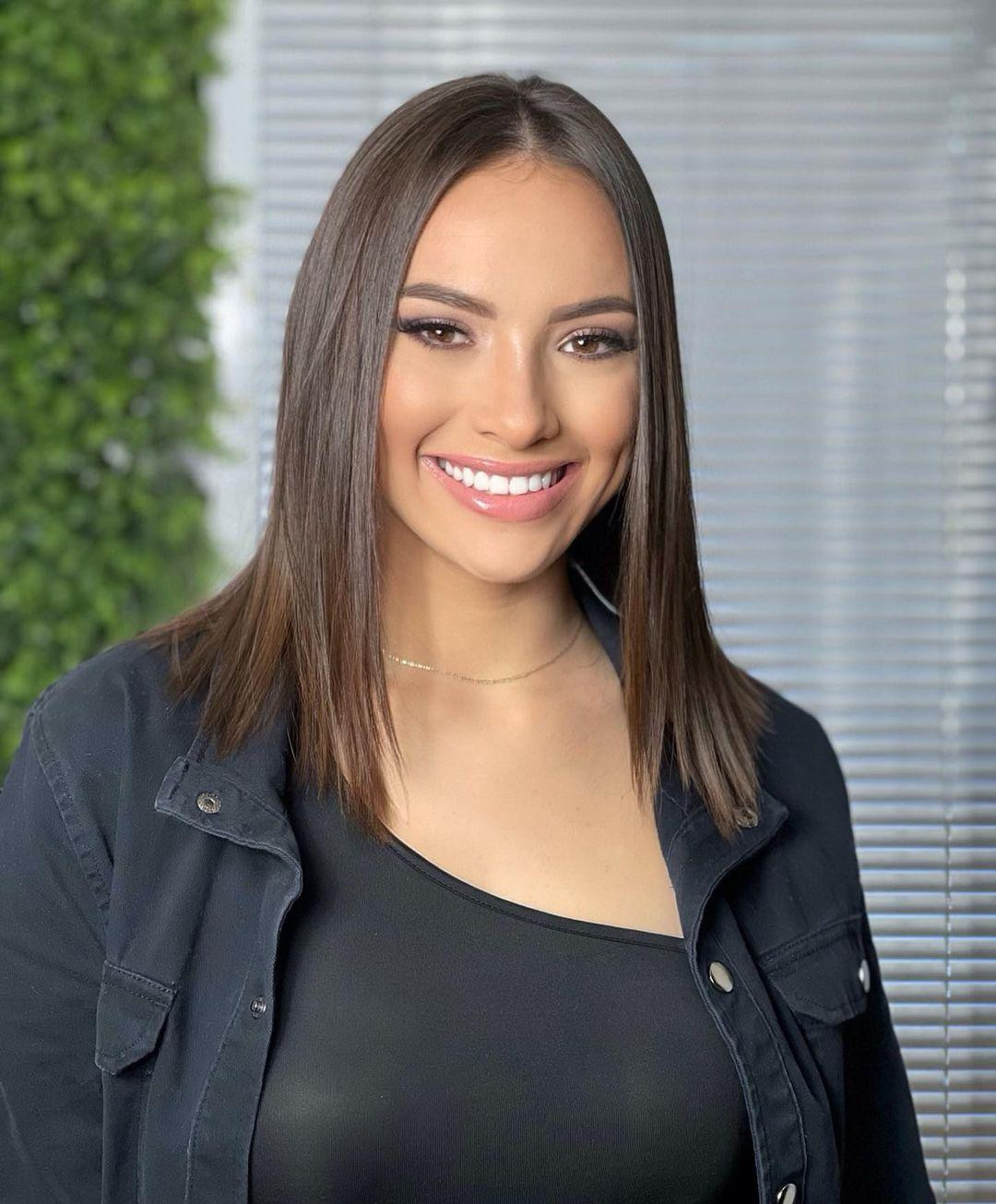 Cô từng lọt vào top 11 tại cuộc thi Hoa hậu Trái đất Puerto Rico 2022. Cô từng lọt vào top 11 tại cuộc thi Hoa hậu Trái đất Puerto Rico 2022.