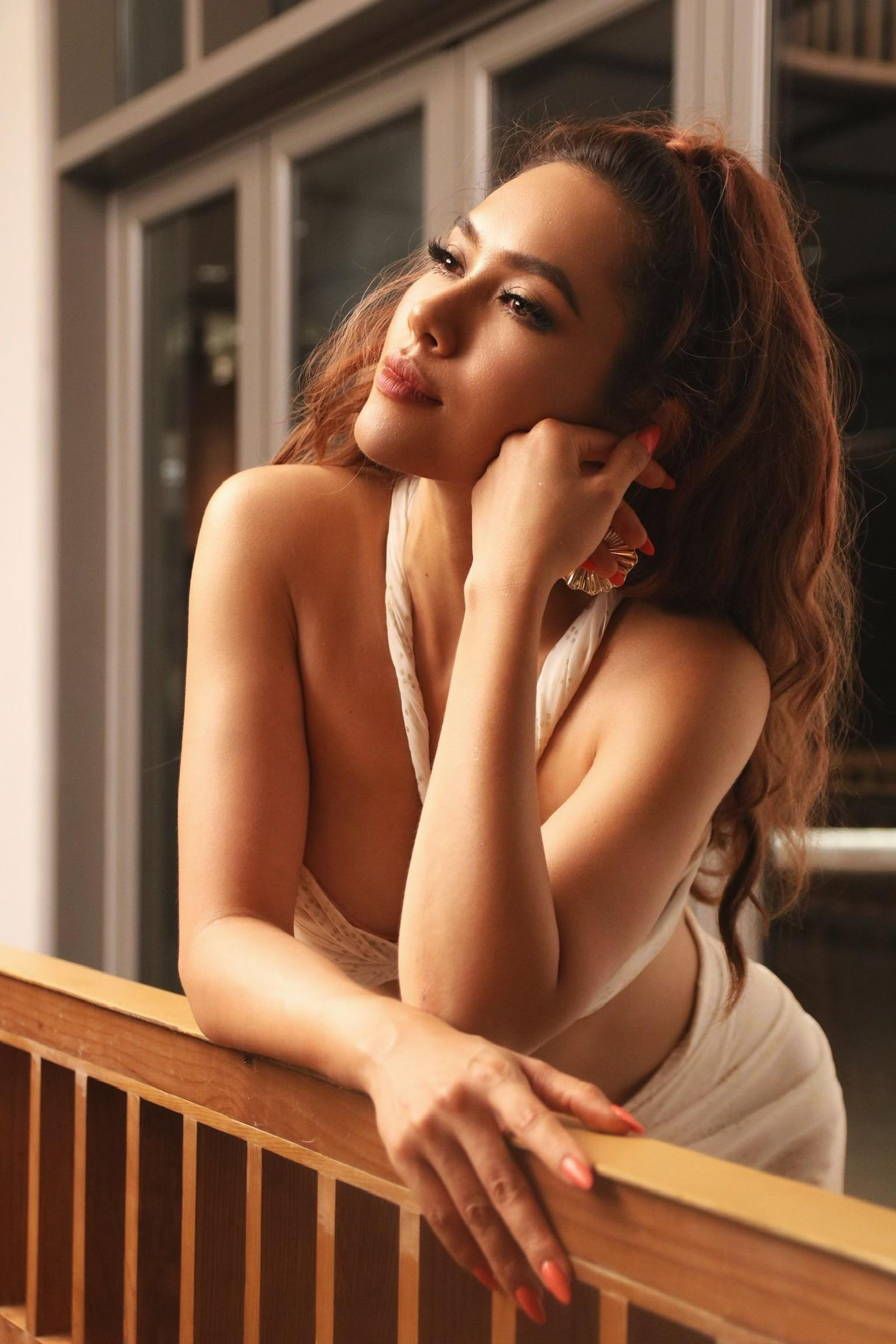 Cô cũng là một trong những nàng Á hậu hoạt động bền bỉ trong suốt nhiều năm qua kể từ khi giành danh hiệu. Hoàng My là người mẫu, đạo diễn và nổi tiếng là người đẹp cá tính, giàu tri thức.