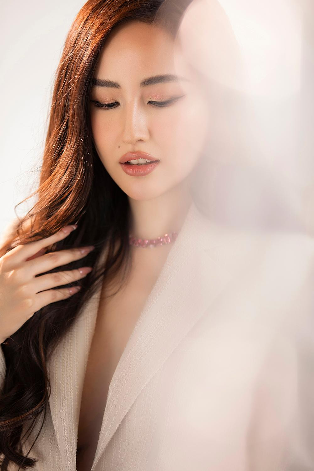 Chia sẻ về bí quyết làm đẹp của bản thân, Mai Phương Thuý cho biết hiện tại cô chăm sóc bản thân rất đơn giản.