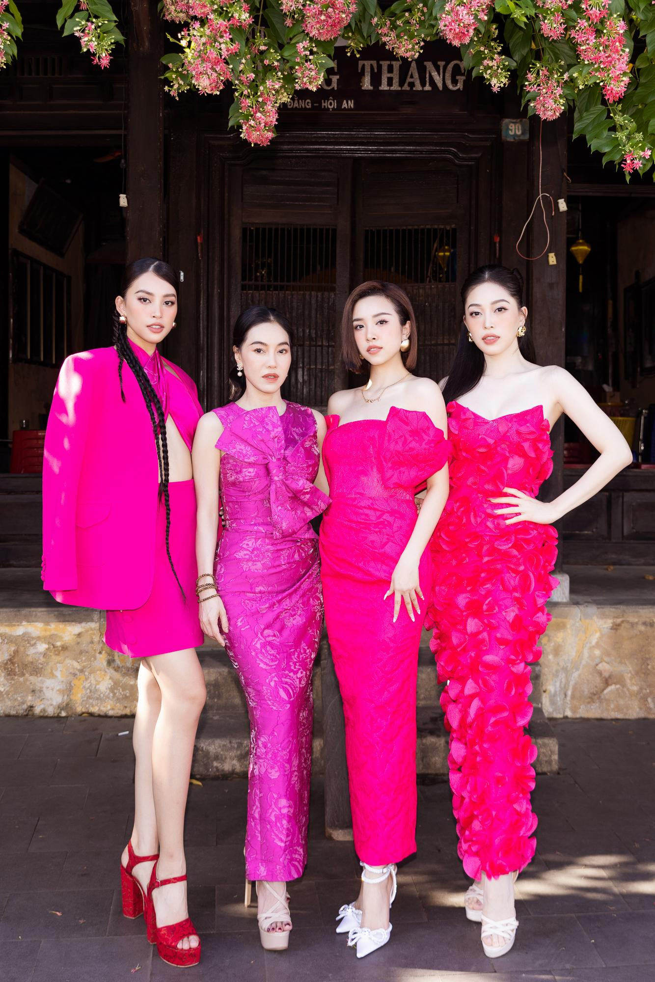 Top 3 HHVN 2018 hội ngộ và khoe nhan sắc ngày càng xinh đẹp, gợi cảm.