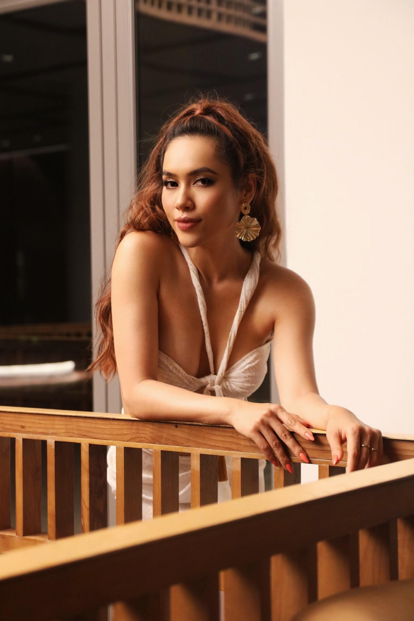 Sau 12 năm giành danh hiệu Á hậu Việt Nam 2010, Hoàng My vẫn giữ gìn được nhan sắc nóng bỏng đáng ngưỡng mộ so với những mỹ nhân cùng thời.