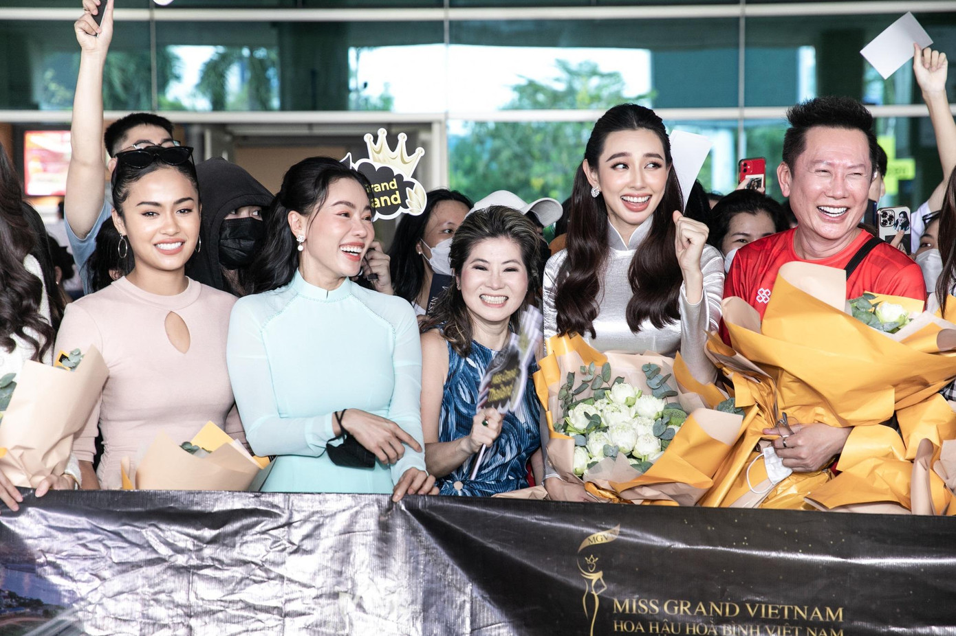 Trước đó, bà Phạm Kim Dung cũng đã sang Thái Lan để gặp gỡ Mr. Nawat cùng Mrs. Teresa để bàn bạc về chuyến làm việc lần này của họ ở Việt Nam.