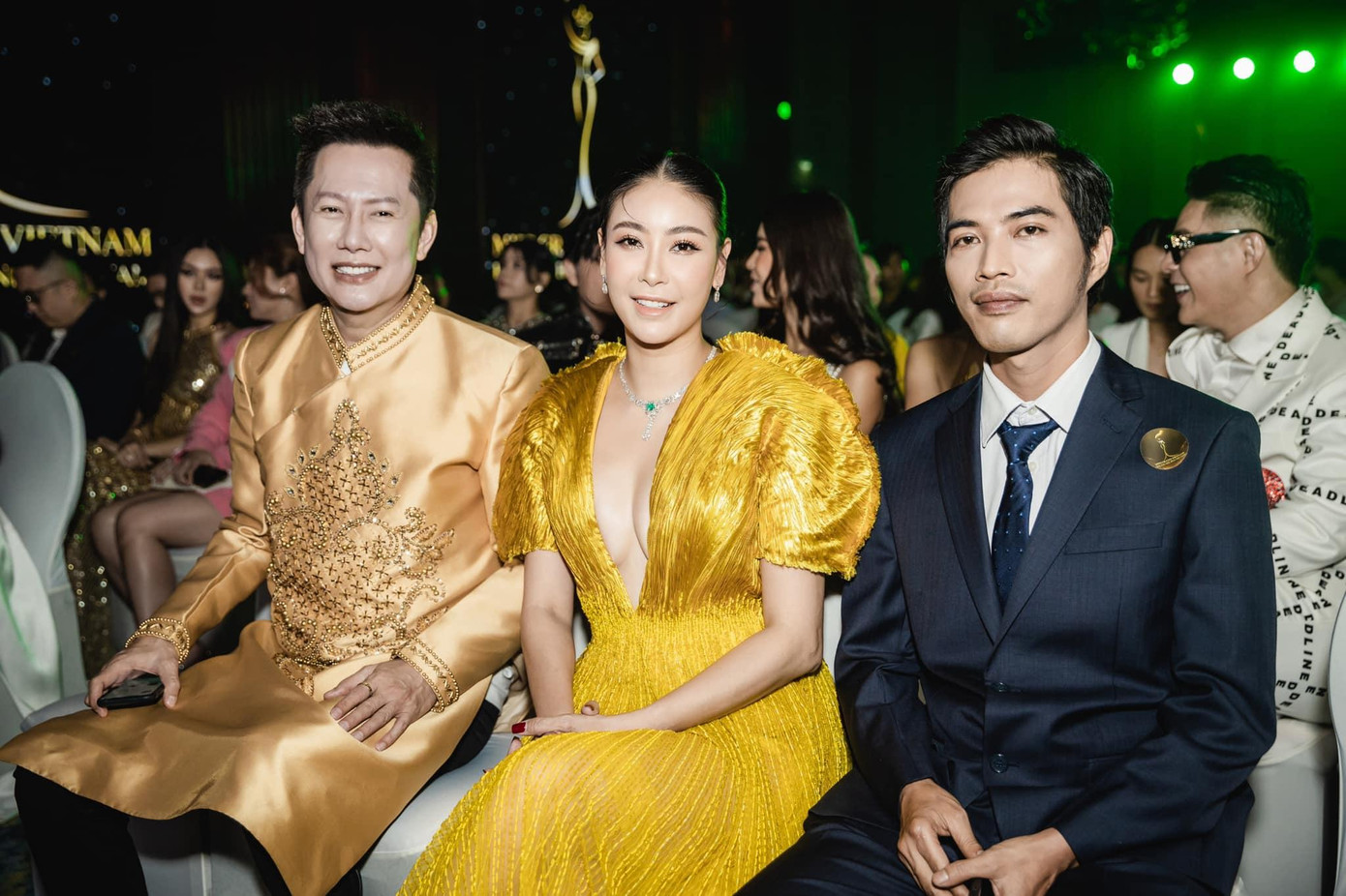 Mr. Nawat - chủ tịch của cuộc thi Miss Grand International cũng rất ngưỡng mộ với nhan sắc trẻ đẹp quên tuổi của Hoa hậu Hà Kiều Anh.