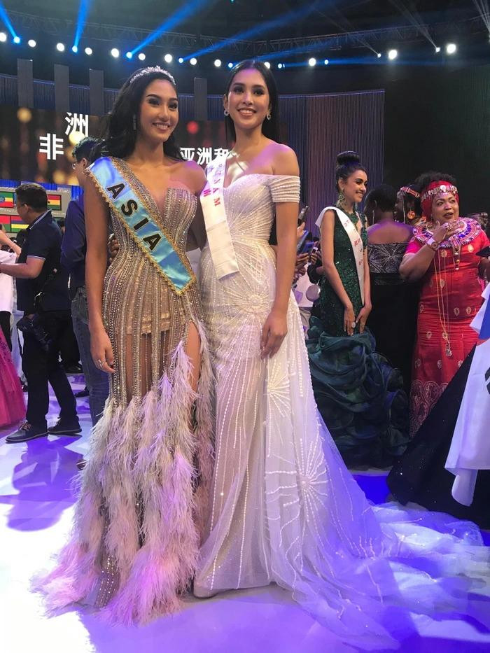 Nicolene Pichapa Limsnukan sinh năm 1998 và là đại diện Thái Lan tại cuộc thi Miss World 2018. Cô được đánh giá là đối thủ nặng ký của Hoa hậu Tiểu Vy ở cuộc thi năm đó và cuối cùng người đẹp đã cán đích ở vị trí Á hậu 1. Nicolene Pichapa Limsnukan sinh năm 1998 và là đại diện Thái Lan tại cuộc thi Miss World 2018. Cô được đánh giá là đối thủ nặng ký của Hoa hậu Tiểu Vy ở cuộc thi năm đó và cuối cùng người đẹp đã cán đích ở vị trí Á hậu 1.