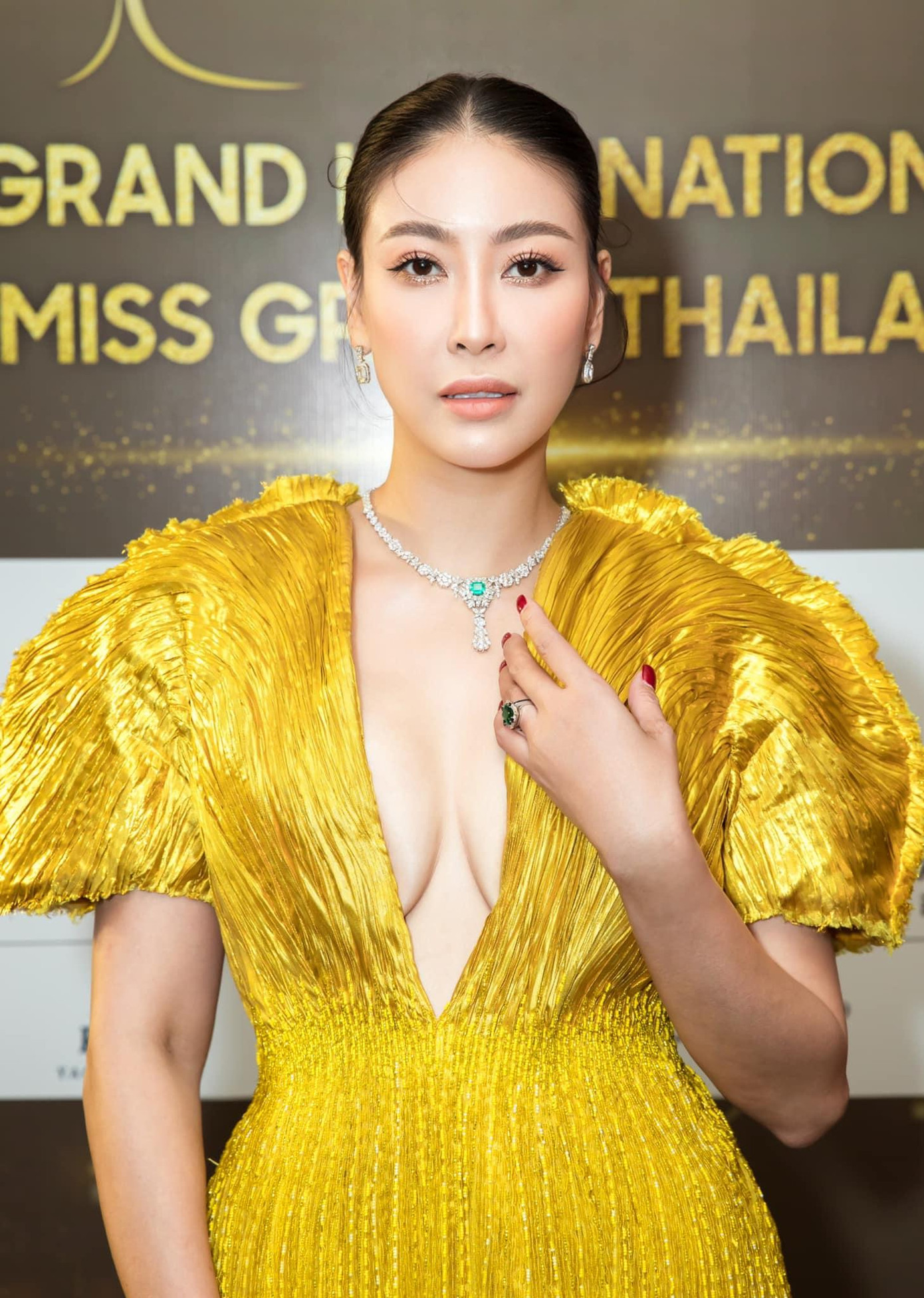 Chiều 7/6, tại buổi họp báo Miss Grand Vietnam – Hoa hậu Hòa bình Việt Nam 2022, BTC đã công bố thành phần của ban giám khảo năm nay. Theo đó, Hoa hậu Việt Nam 1992 Hà Kiều Anh đảm nhận vai trò trưởng ban giám khảo.