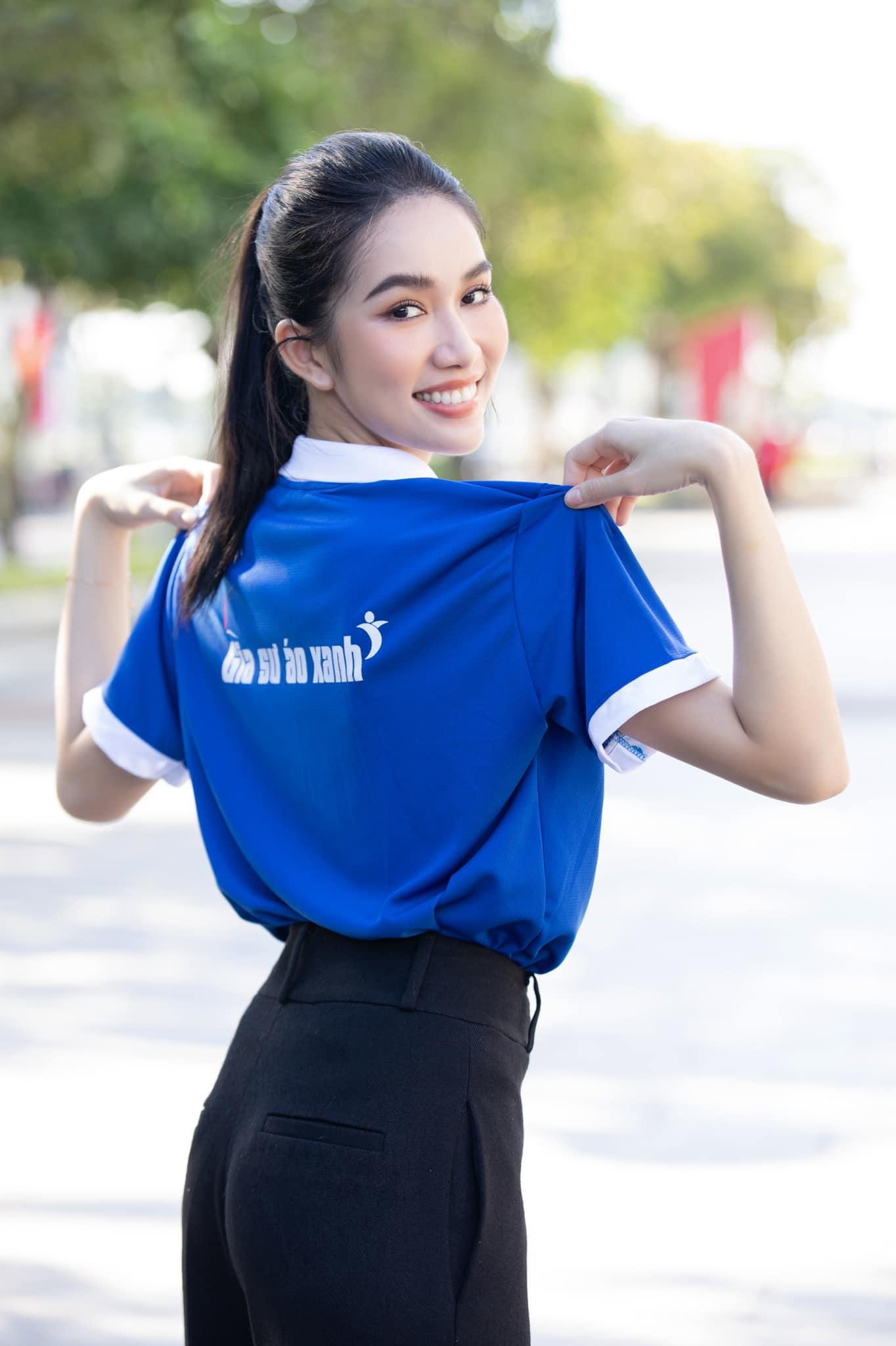 Á hậu Phương Anh háo hức tham dự sự kiện tháng tình nguyện.