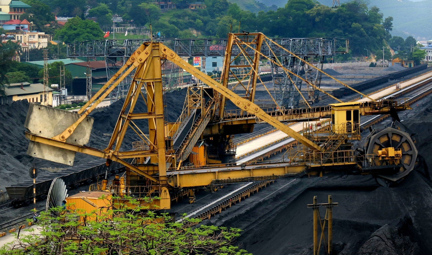 Bộ Công Thương yêu cầu EVN và TKV tăng cường các thủ tục, đề xuất cơ chế nhập khẩu than, điện từ Lào. Bộ Công Thương yêu cầu EVN và TKV tăng cường các thủ tục, đề xuất cơ chế nhập khẩu than, điện từ Lào.