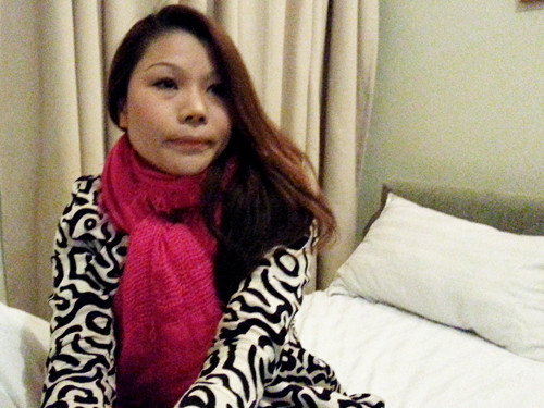 "Má mì" Quỳnh khi bị bắt quả tang tại khách sạn khi đang "đi khách". Ảnh: Tuấn Nguyễn "Má mì" Quỳnh khi bị bắt quả tang tại khách sạn khi đang "đi khách". Ảnh: Tuấn Nguyễn